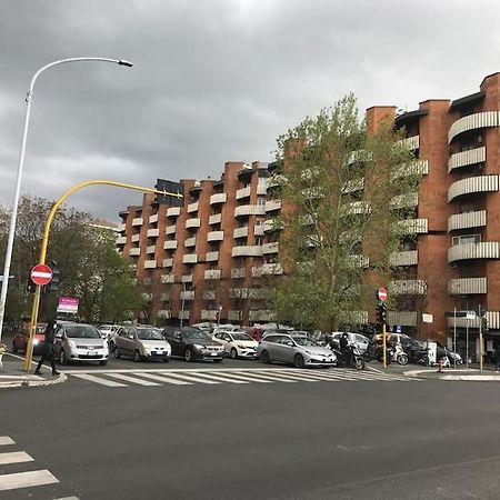 3 Fermate Dal Colosseo - Casa Vacanze Elena - 50 M Da Metro Garbatella Рим Экстерьер фото