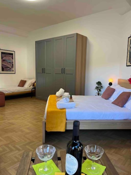 3 Fermate Dal Colosseo - Casa Vacanze Elena - 50 M Da Metro Garbatella Рим Экстерьер фото