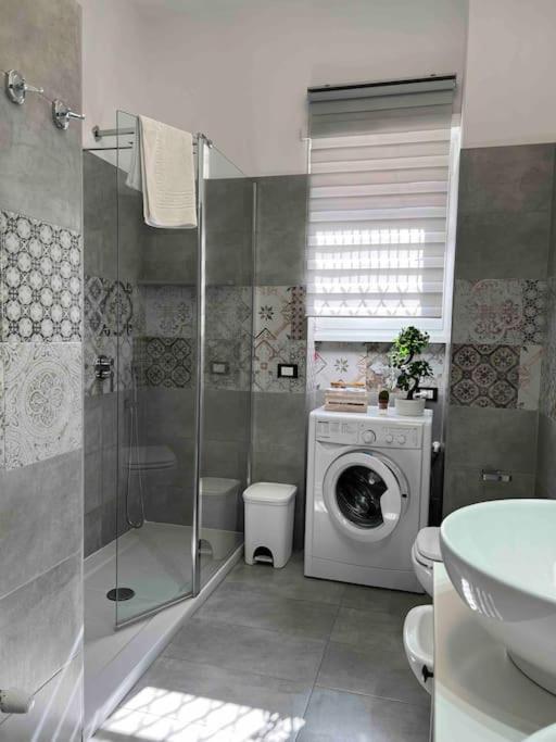3 Fermate Dal Colosseo - Casa Vacanze Elena - 50 M Da Metro Garbatella Рим Экстерьер фото