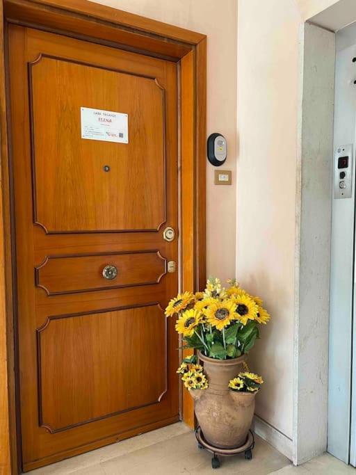 3 Fermate Dal Colosseo - Casa Vacanze Elena - 50 M Da Metro Garbatella Рим Экстерьер фото