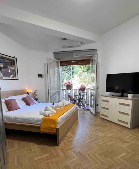3 Fermate Dal Colosseo - Casa Vacanze Elena - 50 M Da Metro Garbatella Рим Экстерьер фото