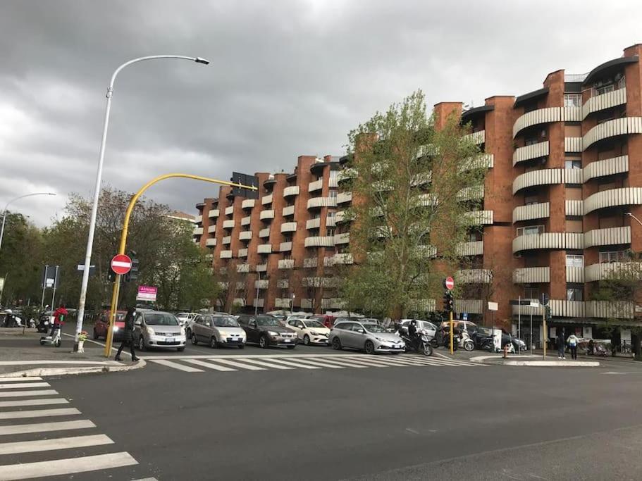 3 Fermate Dal Colosseo - Casa Vacanze Elena - 50 M Da Metro Garbatella Рим Экстерьер фото