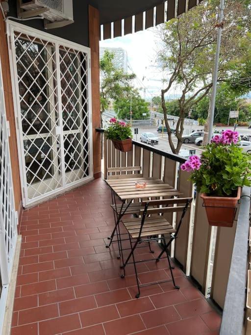 3 Fermate Dal Colosseo - Casa Vacanze Elena - 50 M Da Metro Garbatella Рим Экстерьер фото